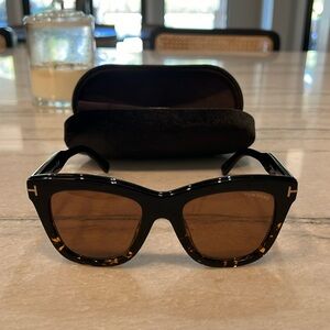Tom Ford 685. Like new with case. Authentic
